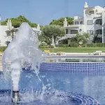 Charming With Private Garden & Pool דירה