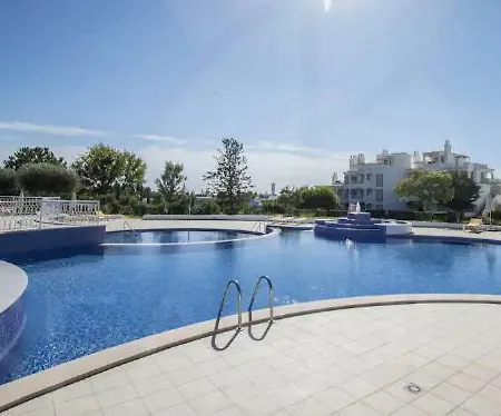 Apartment Charming With Private Garden & Pool Vilamoura