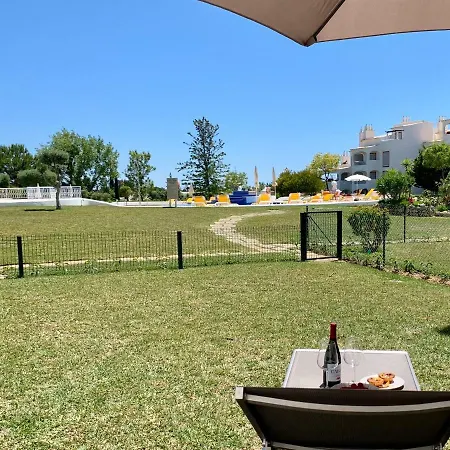 Apartment Charming With Private Garden & Pool Vilamoura