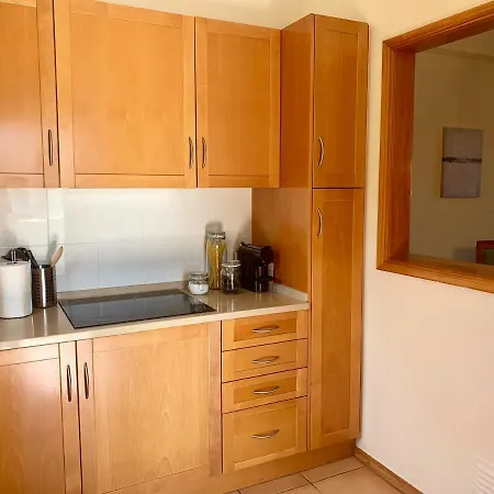 아파트 Charming With Private Garden & Pool *