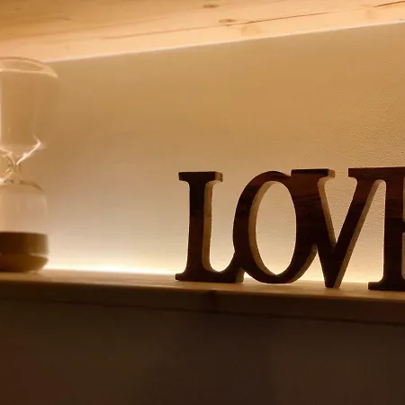 شقة Charming With Private Garden & Pool *