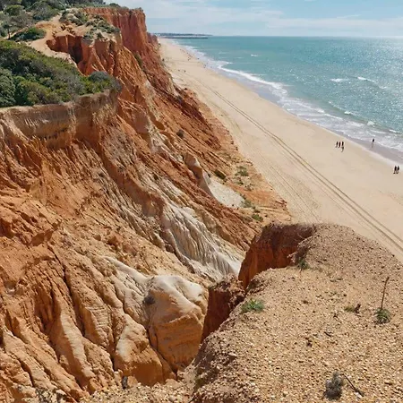 Charming With Private Garden & Pool Appartement Vilamoura