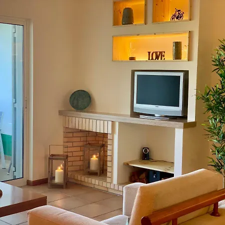 Charming Vilamoura Apartment With Private Garden & Pool *
