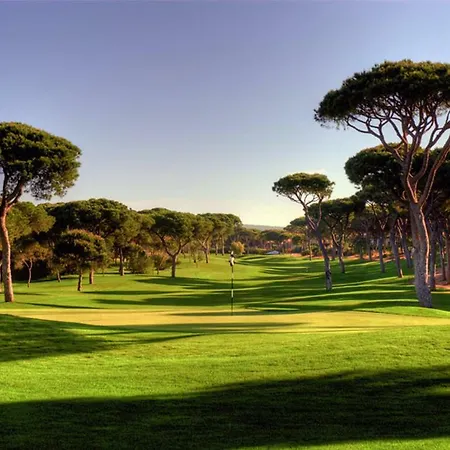 Appartement Charming With Private Garden & Pool