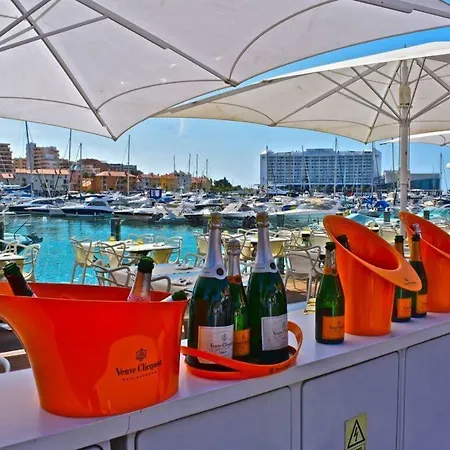 Charming Vilamoura Apartment With Private Garden & Pool Apartman