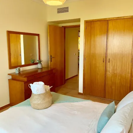 Charming Vilamoura Apartment With Private Garden & Pool Apartman