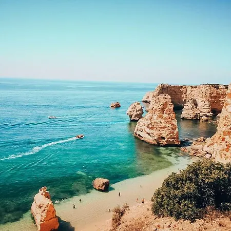 Charming With Private Garden & Pool * فيلامورا