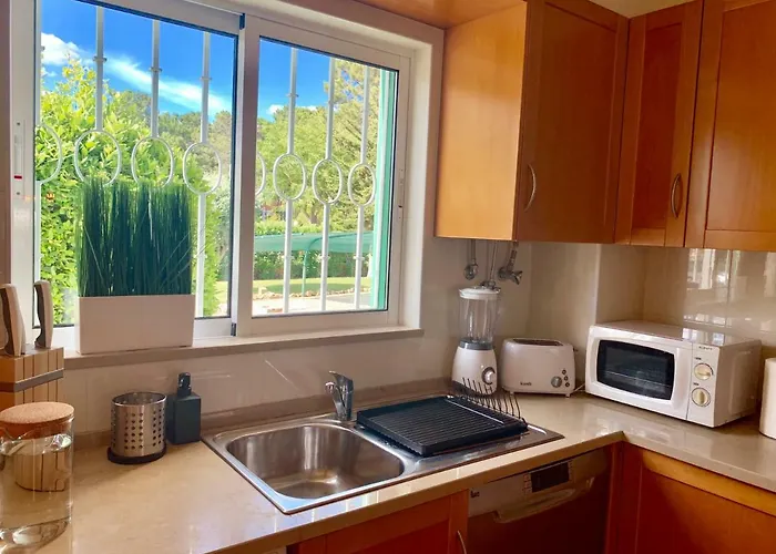 Charming With Private Garden & Pool Vilamoura