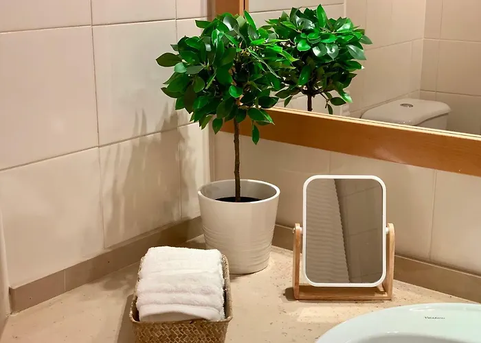 Apartament Charming With Private Garden & Pool *