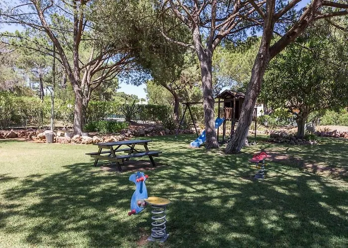 Charming With Private Garden & Pool