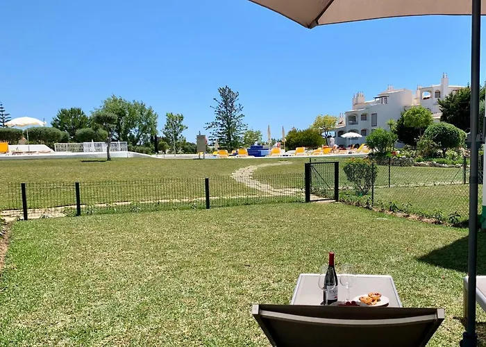 Apartament Charming With Private Garden & Pool Vilamoura