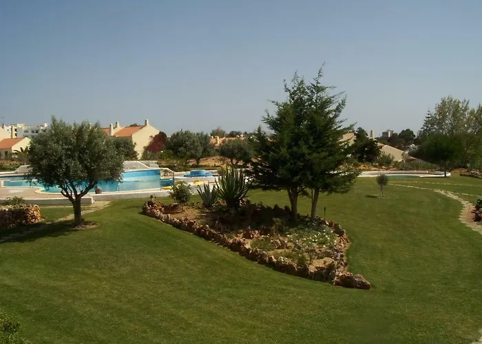 Charming With Private Garden & Pool Apartament *