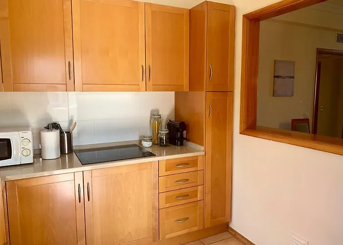 아파트 Charming With Private Garden & Pool *