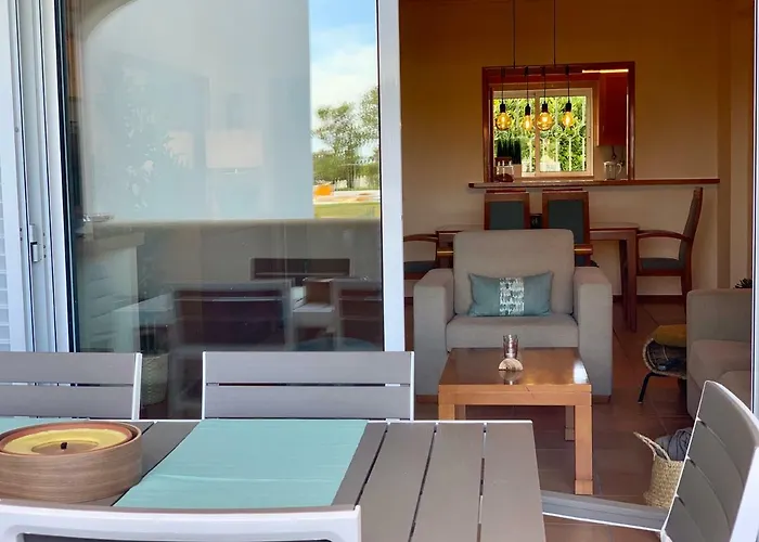 Apartament Charming With Private Garden & Pool Vilamoura