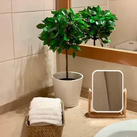 Apartment Charming With Private Garden & Pool *